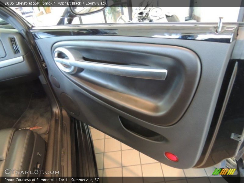 Smokin' Asphalt Black / Ebony Black 2005 Chevrolet SSR