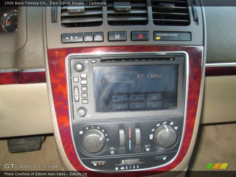Controls of 2006 Terraza CXL