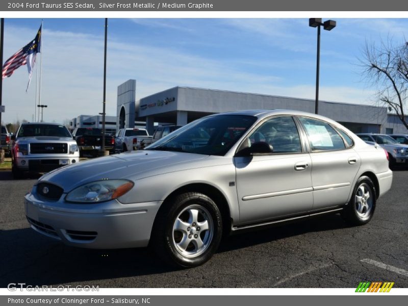 Silver Frost Metallic / Medium Graphite 2004 Ford Taurus SES Sedan