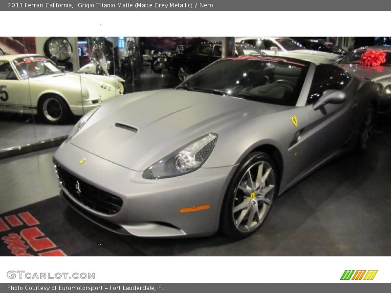 Grigio Titanio Matte (Matte Grey Metallic) / Nero 2011 Ferrari California