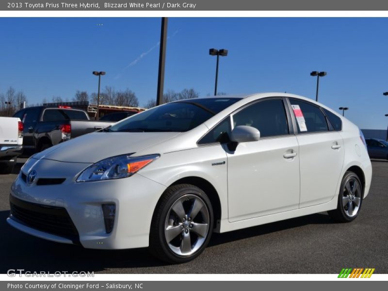 Front 3/4 View of 2013 Prius Three Hybrid