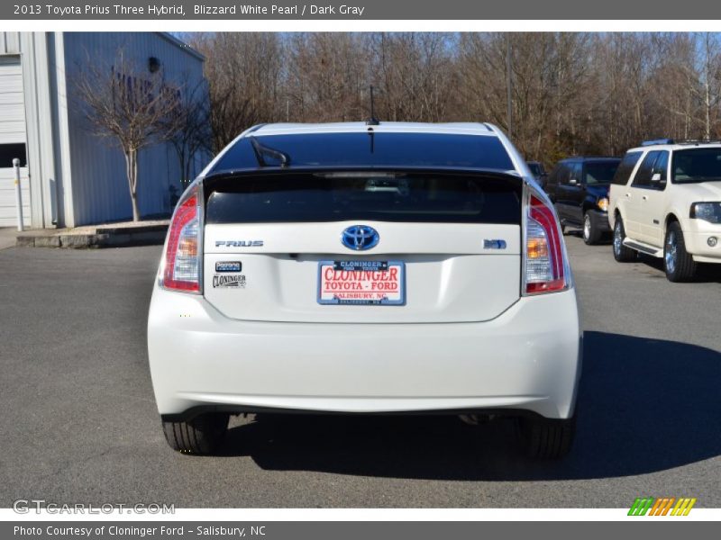Blizzard White Pearl / Dark Gray 2013 Toyota Prius Three Hybrid