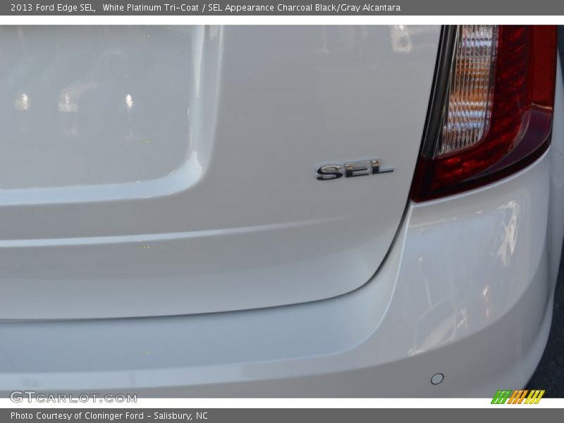 White Platinum Tri-Coat / SEL Appearance Charcoal Black/Gray Alcantara 2013 Ford Edge SEL