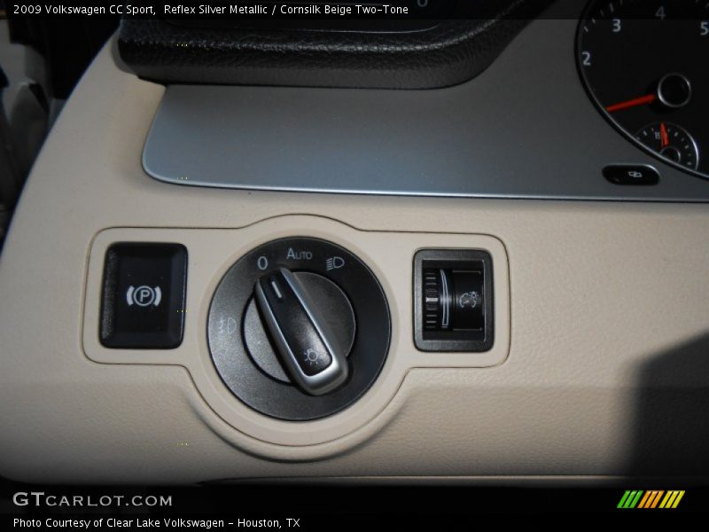 Reflex Silver Metallic / Cornsilk Beige Two-Tone 2009 Volkswagen CC Sport