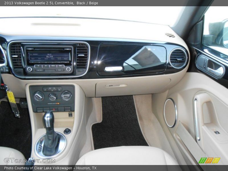 Dashboard of 2013 Beetle 2.5L Convertible