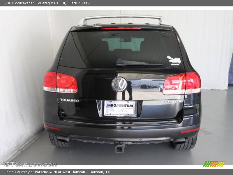 Black / Teak 2004 Volkswagen Touareg V10 TDI