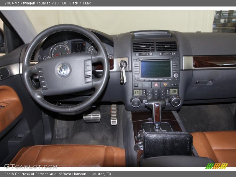 Black / Teak 2004 Volkswagen Touareg V10 TDI