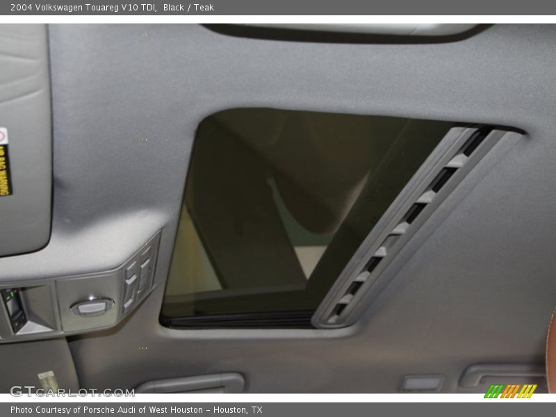 Black / Teak 2004 Volkswagen Touareg V10 TDI
