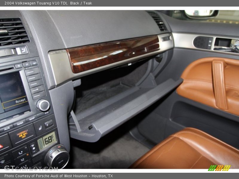 Black / Teak 2004 Volkswagen Touareg V10 TDI