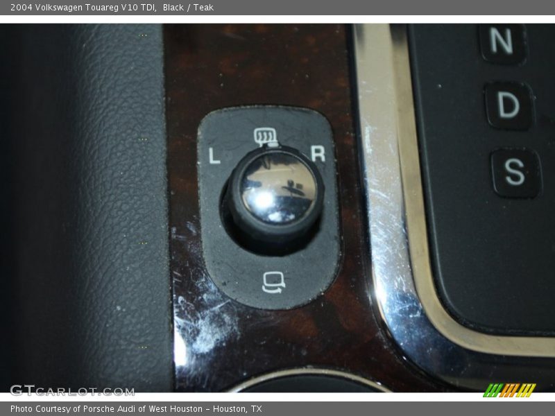 Black / Teak 2004 Volkswagen Touareg V10 TDI