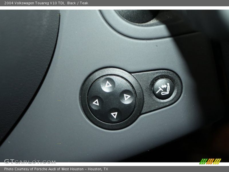 Black / Teak 2004 Volkswagen Touareg V10 TDI