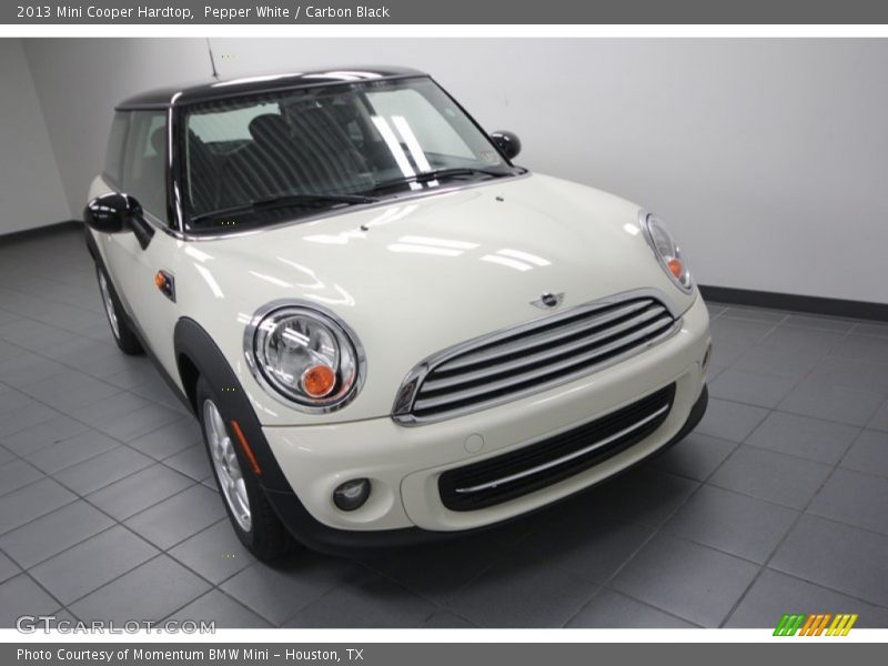 Pepper White / Carbon Black 2013 Mini Cooper Hardtop