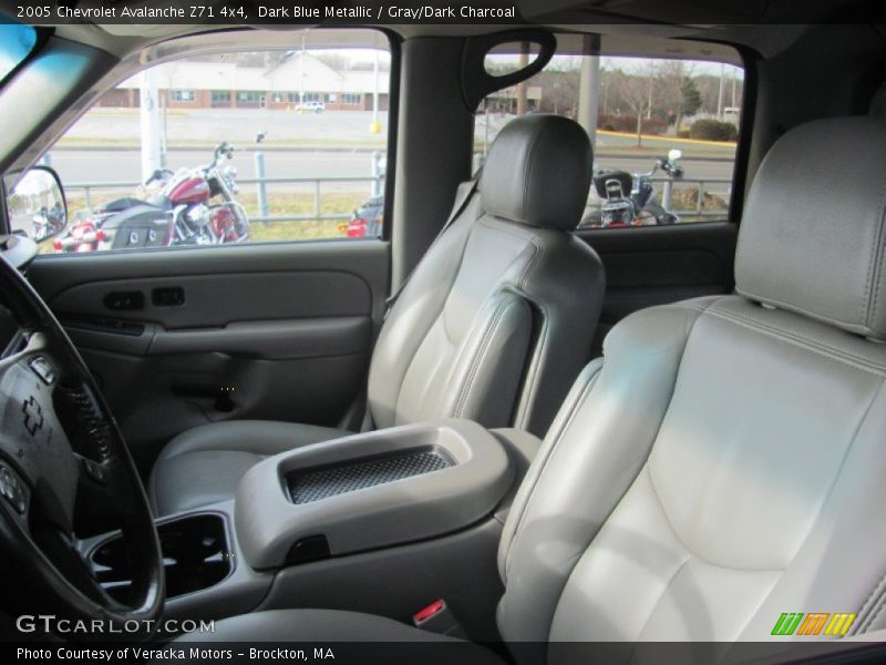 Dark Blue Metallic / Gray/Dark Charcoal 2005 Chevrolet Avalanche Z71 4x4