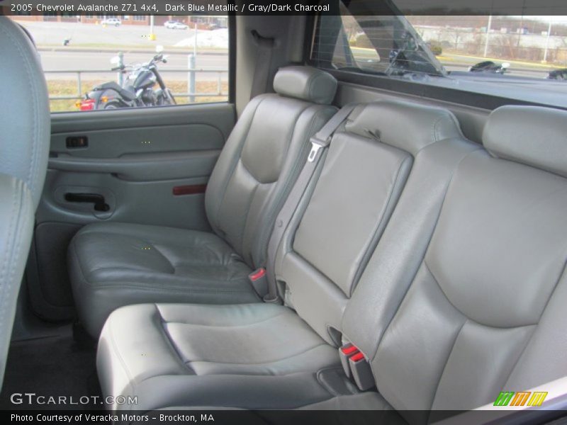 Dark Blue Metallic / Gray/Dark Charcoal 2005 Chevrolet Avalanche Z71 4x4