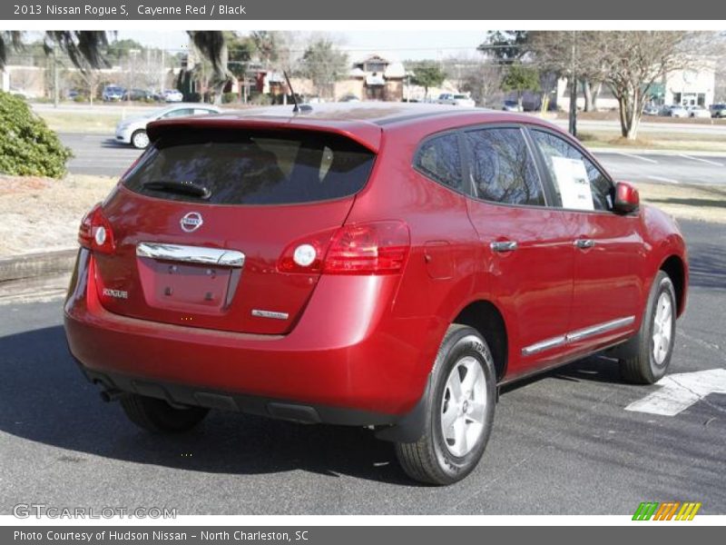 Cayenne Red / Black 2013 Nissan Rogue S