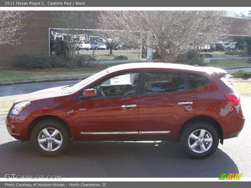 Cayenne Red / Black 2013 Nissan Rogue S