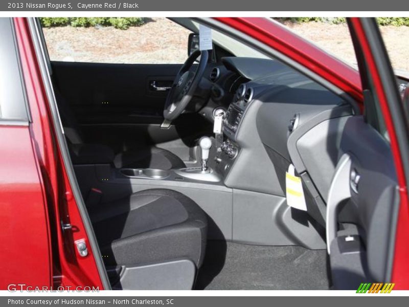 Cayenne Red / Black 2013 Nissan Rogue S