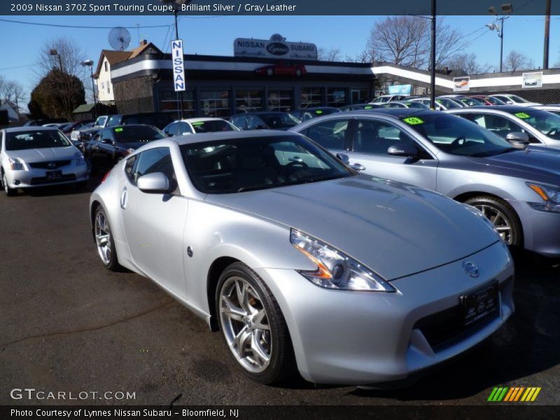 Front 3/4 View of 2009 370Z Sport Touring Coupe