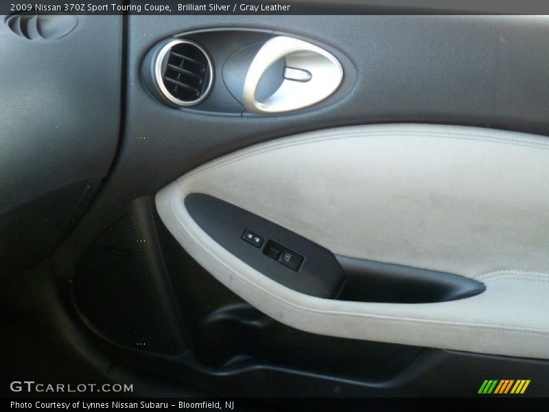 Brilliant Silver / Gray Leather 2009 Nissan 370Z Sport Touring Coupe