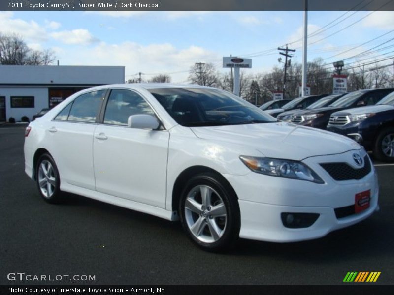Super White / Dark Charcoal 2011 Toyota Camry SE