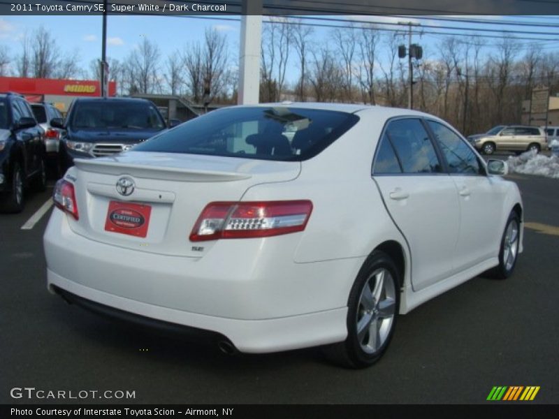 Super White / Dark Charcoal 2011 Toyota Camry SE