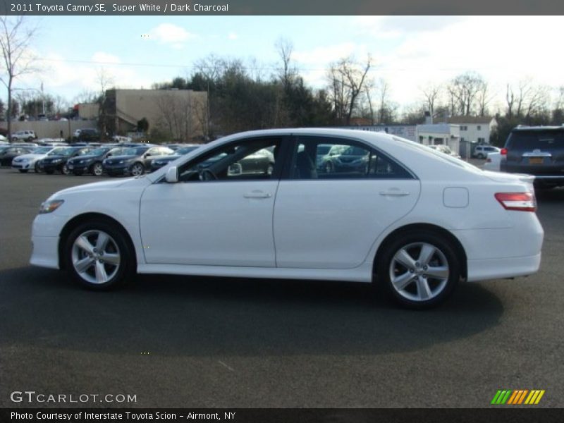 Super White / Dark Charcoal 2011 Toyota Camry SE