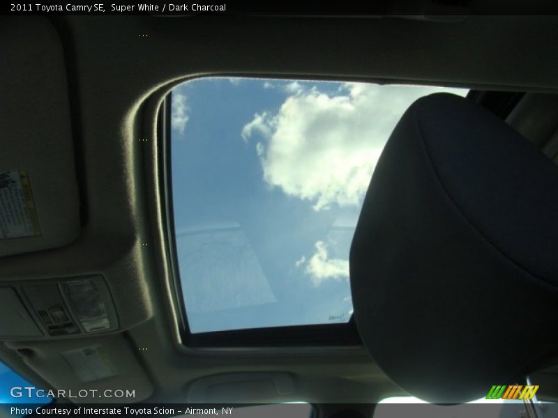 Super White / Dark Charcoal 2011 Toyota Camry SE