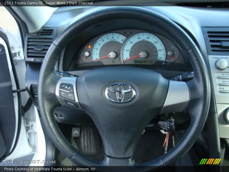 Super White / Dark Charcoal 2011 Toyota Camry SE