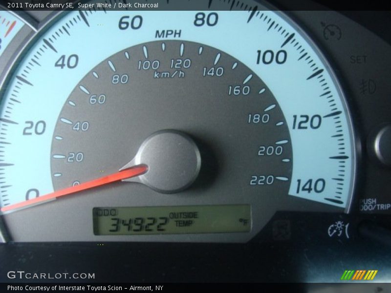 Super White / Dark Charcoal 2011 Toyota Camry SE