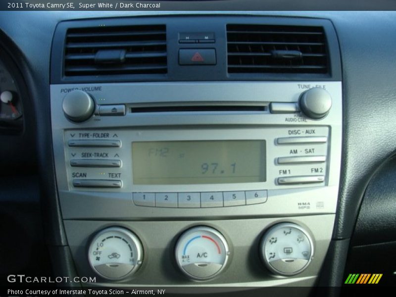 Super White / Dark Charcoal 2011 Toyota Camry SE