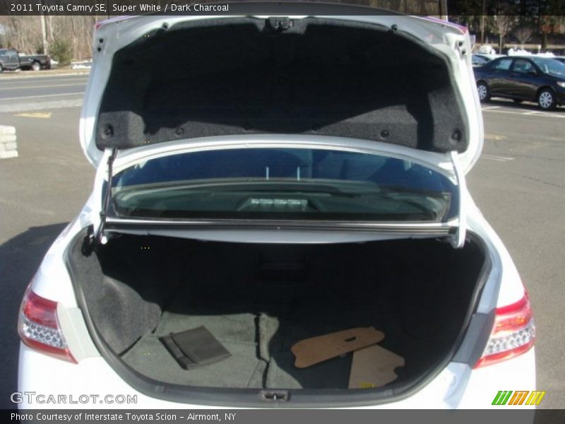 Super White / Dark Charcoal 2011 Toyota Camry SE