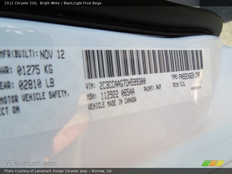 Bright White / Black/Light Frost Beige 2013 Chrysler 300
