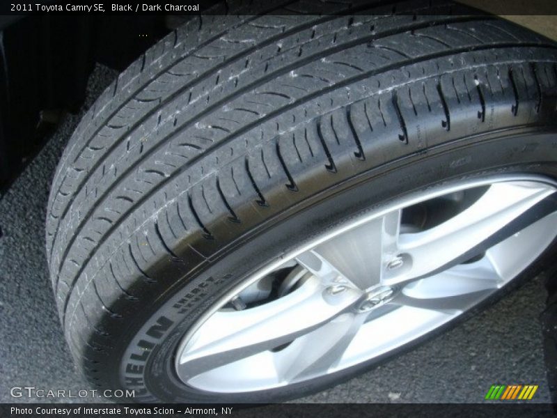 Black / Dark Charcoal 2011 Toyota Camry SE
