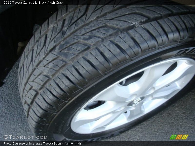 Black / Ash Gray 2010 Toyota Camry LE