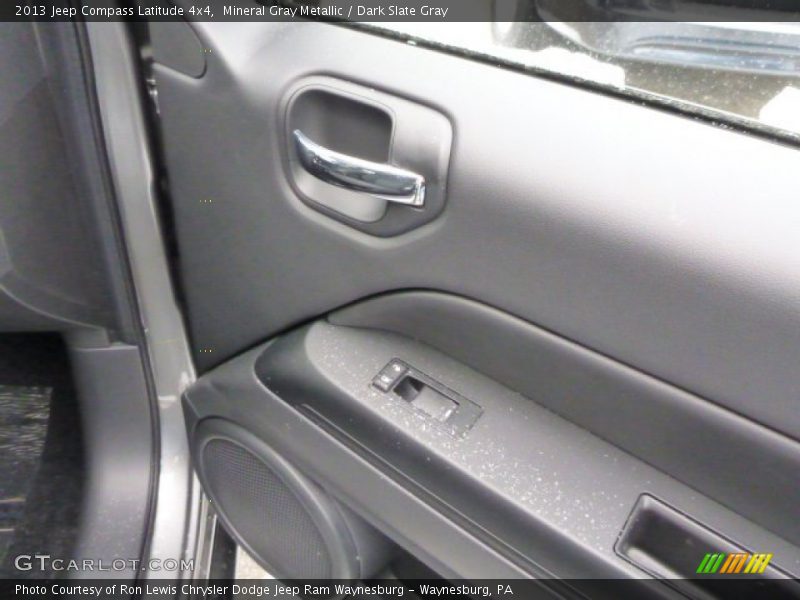 Mineral Gray Metallic / Dark Slate Gray 2013 Jeep Compass Latitude 4x4