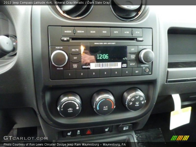 Mineral Gray Metallic / Dark Slate Gray 2013 Jeep Compass Latitude 4x4