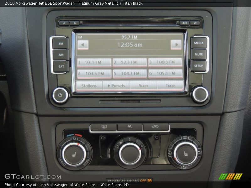 Platinum Grey Metallic / Titan Black 2010 Volkswagen Jetta SE SportWagen