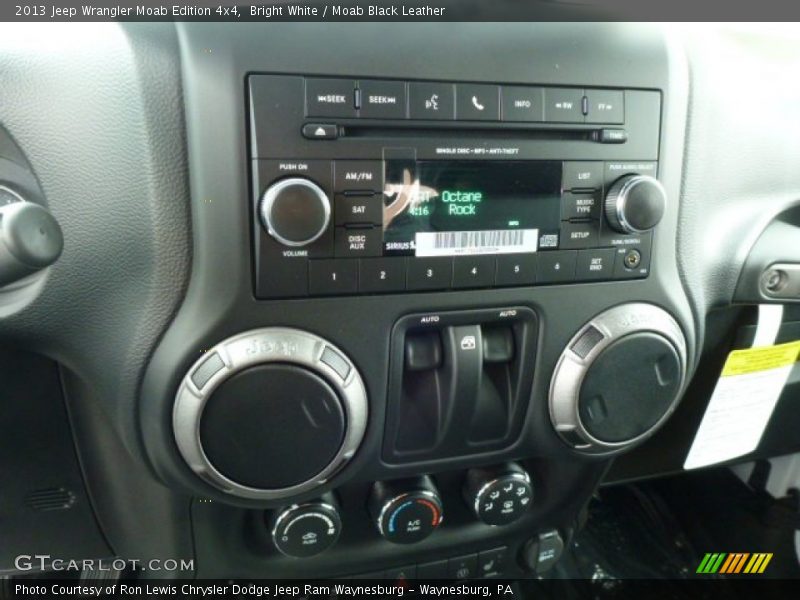 Controls of 2013 Wrangler Moab Edition 4x4