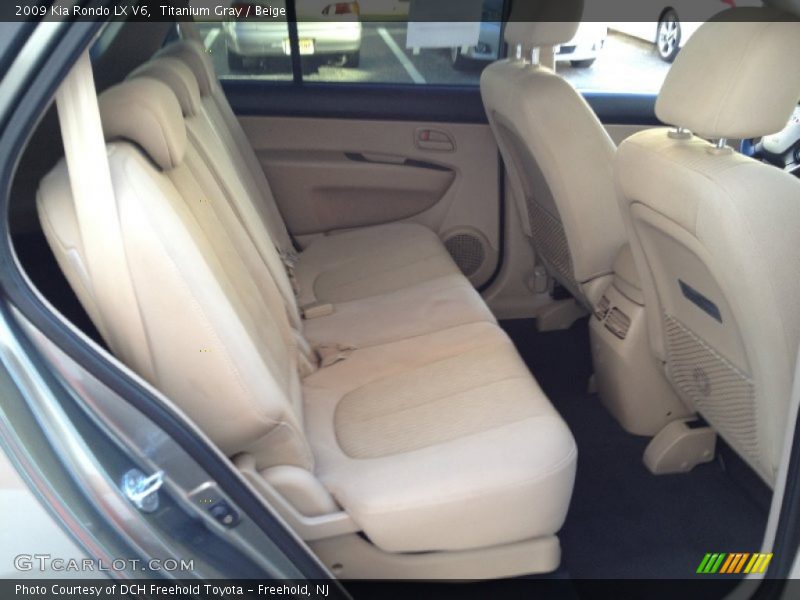 Titanium Gray / Beige 2009 Kia Rondo LX V6