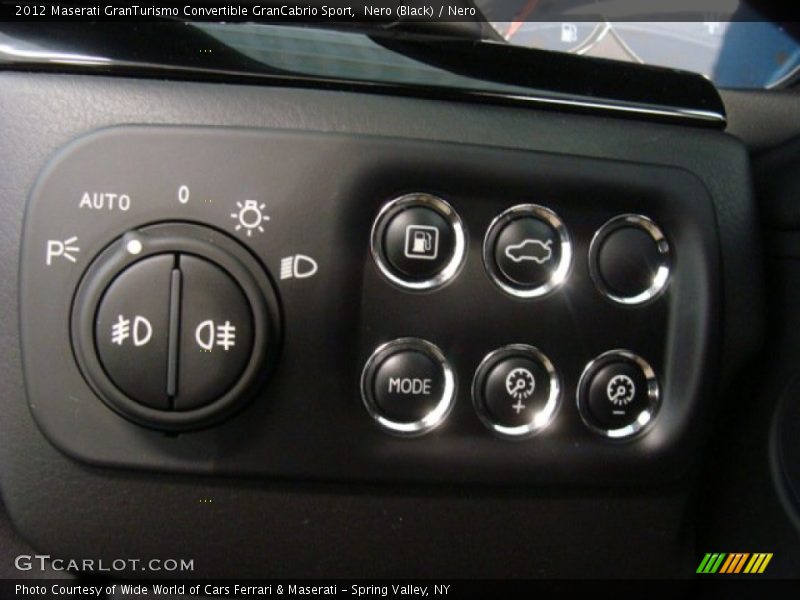 Controls of 2012 GranTurismo Convertible GranCabrio Sport