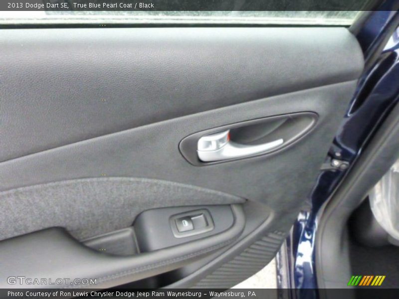 True Blue Pearl Coat / Black 2013 Dodge Dart SE