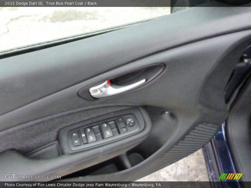 True Blue Pearl Coat / Black 2013 Dodge Dart SE