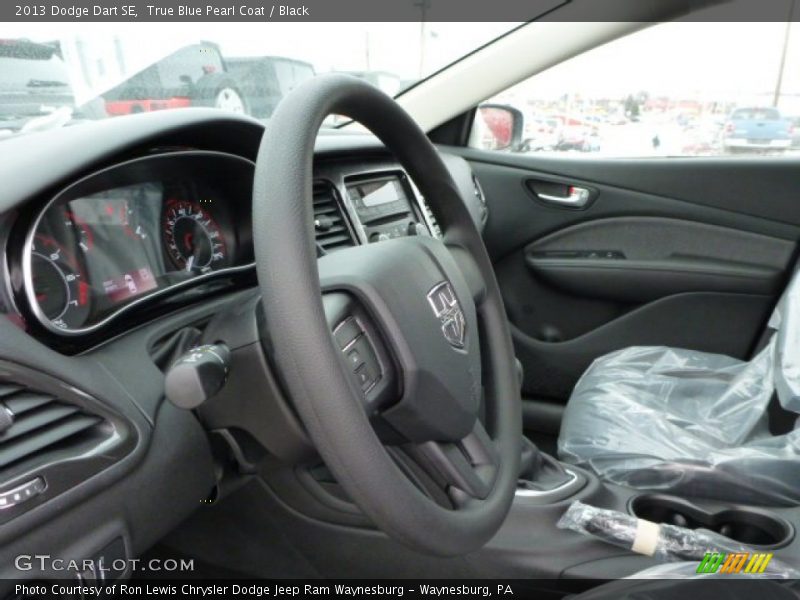 True Blue Pearl Coat / Black 2013 Dodge Dart SE