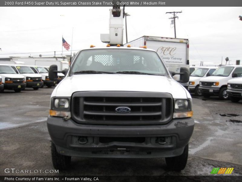 Oxford White / Medium Flint 2003 Ford F450 Super Duty XL Supercab Chassis Stake Truck