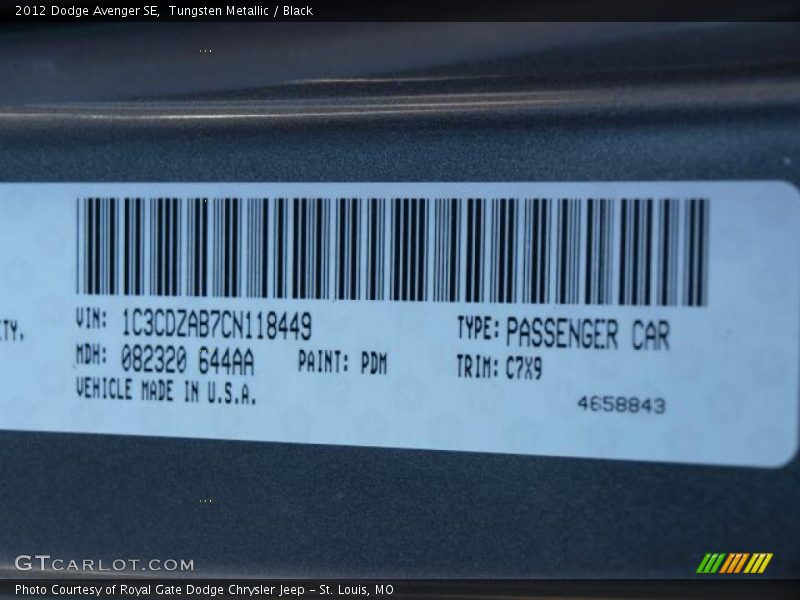 Tungsten Metallic / Black 2012 Dodge Avenger SE