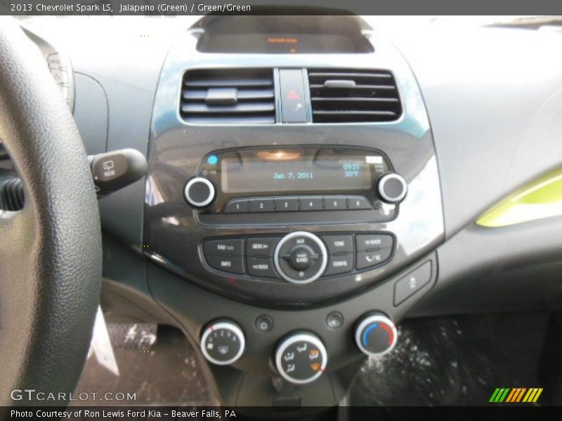 Jalapeno (Green) / Green/Green 2013 Chevrolet Spark LS
