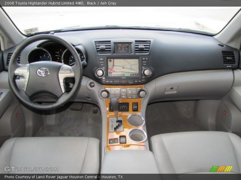 Dashboard of 2008 Highlander Hybrid Limited 4WD
