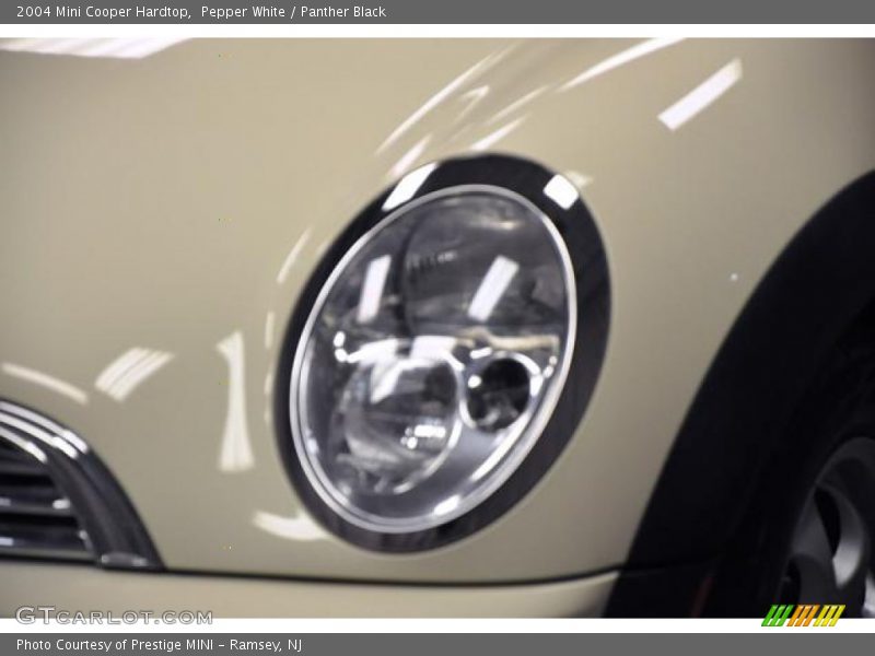 Pepper White / Panther Black 2004 Mini Cooper Hardtop