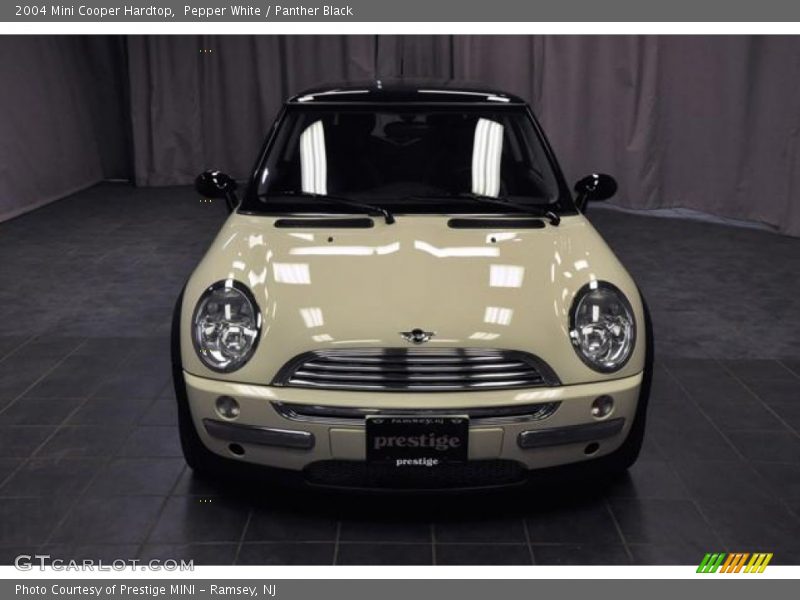 Pepper White / Panther Black 2004 Mini Cooper Hardtop