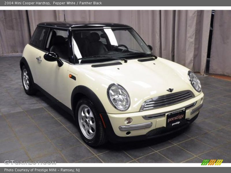 Pepper White / Panther Black 2004 Mini Cooper Hardtop